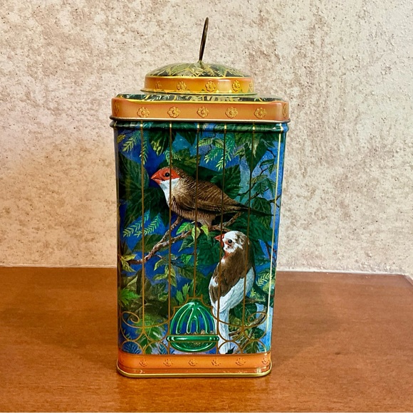 Bird Cage Tin⭐️5/$25⭐️ - Picture 3 of 9
